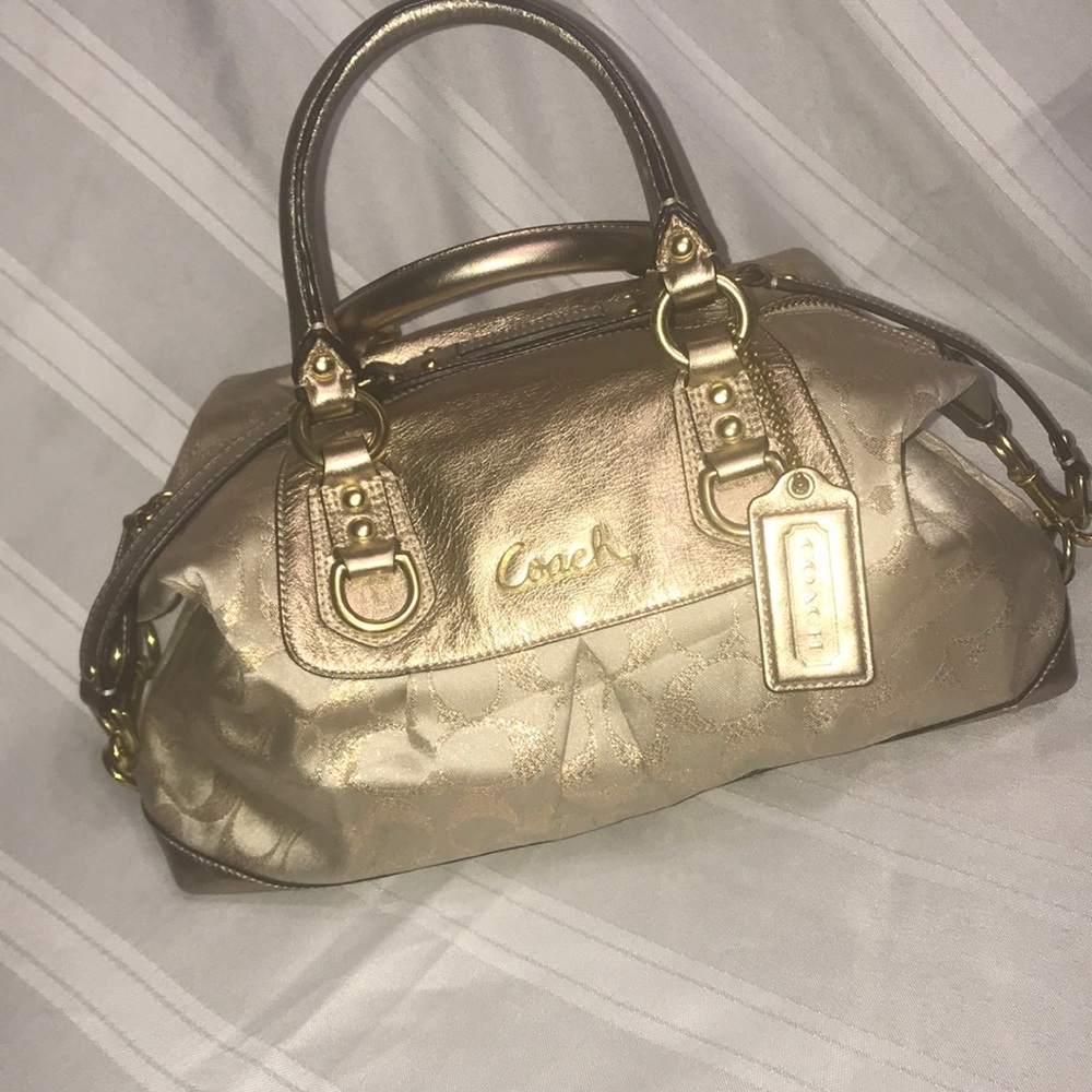 Authentic Coach Bag!!! 😍😍😍